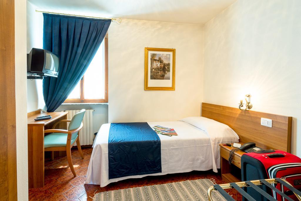 Albergo Altavilla Tirano Rum bild