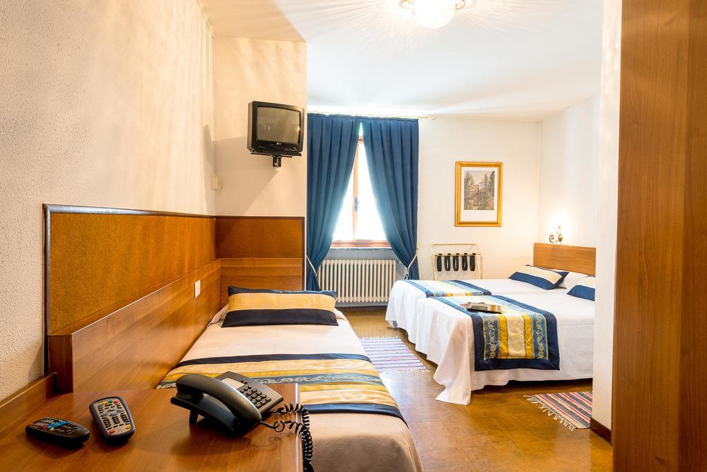 Albergo Altavilla Tirano Rum bild