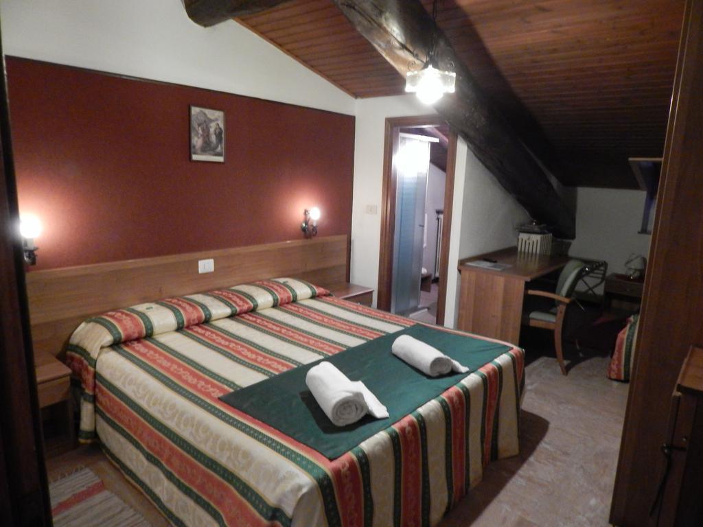 Albergo Altavilla Tirano Exteriör bild