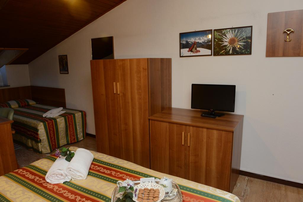Albergo Altavilla Tirano Exteriör bild