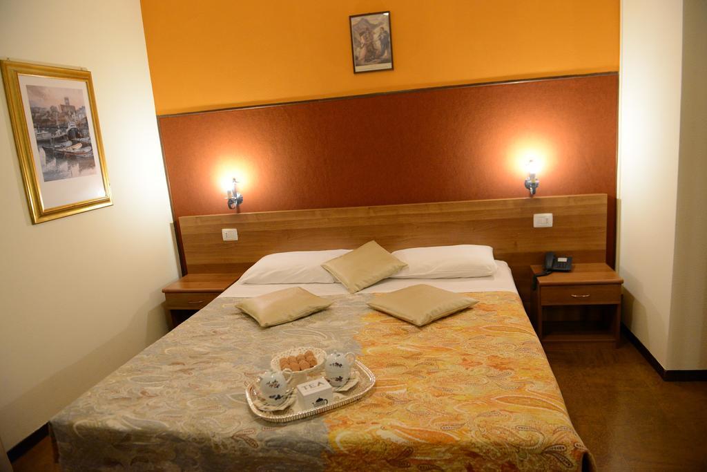 Albergo Altavilla Tirano Exteriör bild